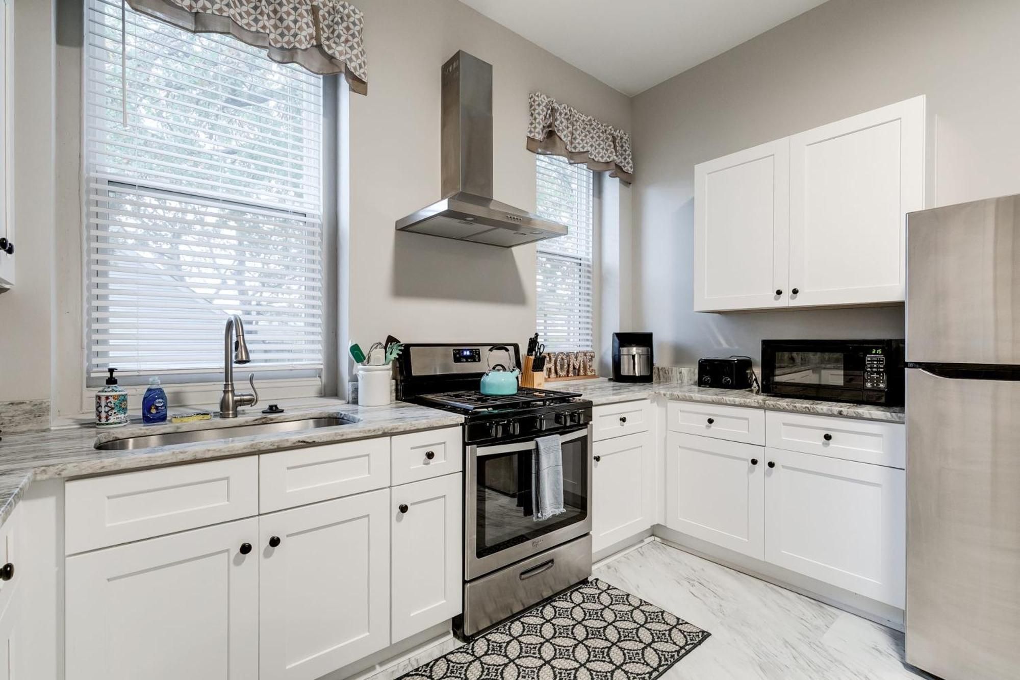 E1 Centrally Located In Carytown Fully Fenced Richmond Esterno foto